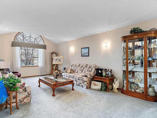 12 J Brown Place, Leduc, AB - Indoor Photo Showing Living Room