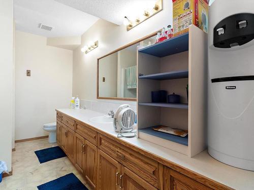 12 J Brown Place, Leduc, AB - Indoor Photo Showing Bathroom