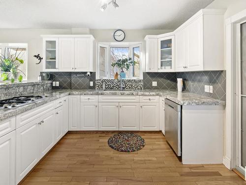 7326 111 Avenue, Edmonton, AB - Indoor Photo Showing Kitchen