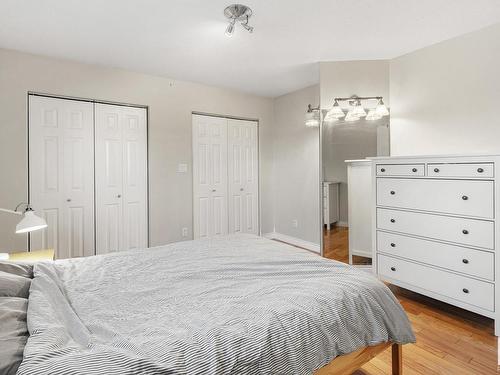 7326 111 Avenue, Edmonton, AB - Indoor Photo Showing Bedroom