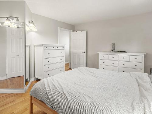 7326 111 Avenue, Edmonton, AB - Indoor Photo Showing Bedroom