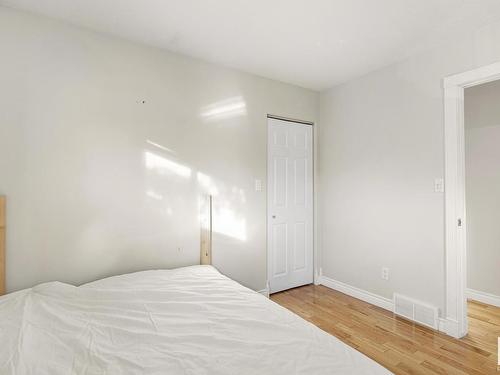 7326 111 Avenue, Edmonton, AB - Indoor Photo Showing Bedroom