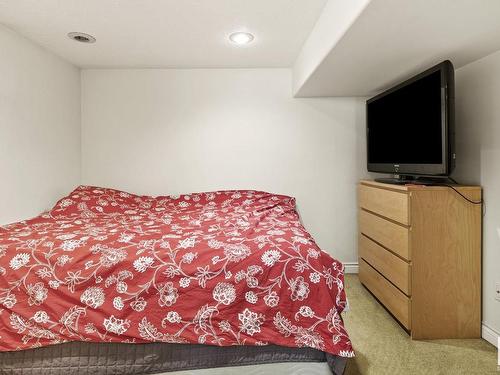 7326 111 Avenue, Edmonton, AB - Indoor Photo Showing Bedroom