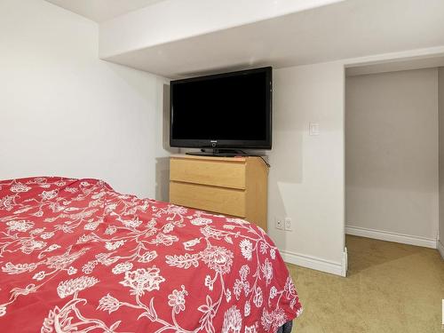 7326 111 Avenue, Edmonton, AB - Indoor Photo Showing Bedroom