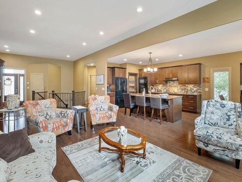 65 Lincoln Green, Spruce Grove, AB - Indoor Photo Showing Living Room