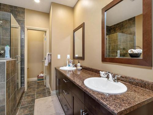 65 Lincoln Green, Spruce Grove, AB - Indoor Photo Showing Bathroom