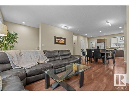 55 655 Watt Boulevard, Edmonton, AB - Indoor Photo Showing Living Room