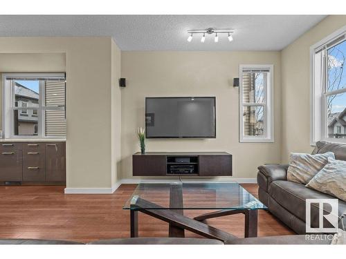 55 655 Watt Boulevard, Edmonton, AB - Indoor Photo Showing Living Room