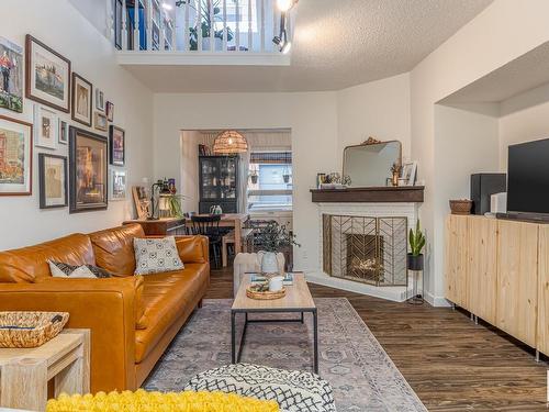 11922 102 Avenue, Edmonton, AB - Indoor Photo Showing Living Room With Fireplace