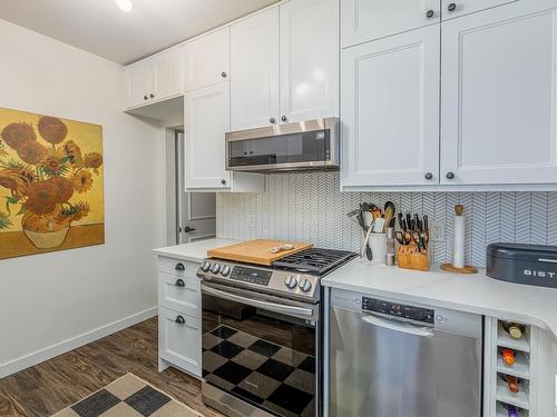 11922 102 Avenue, Edmonton, AB - Indoor Photo Showing Kitchen