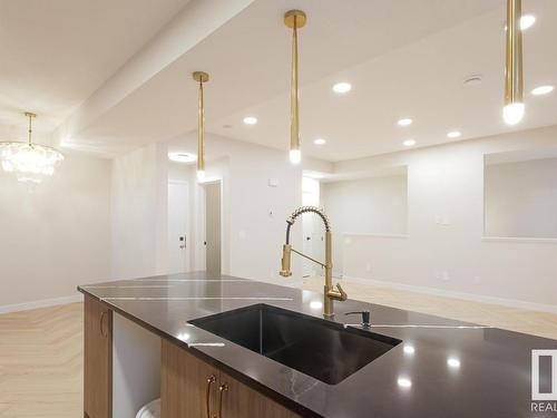 32 16231 19 Avenue, Edmonton, AB - Indoor Photo Showing Kitchen