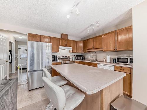 2815 30 Street Nw, Edmonton, AB - Indoor Photo Showing Kitchen