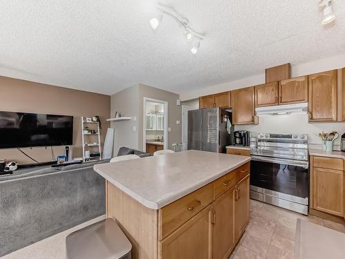 2815 30 Street Nw, Edmonton, AB - Indoor Photo Showing Kitchen