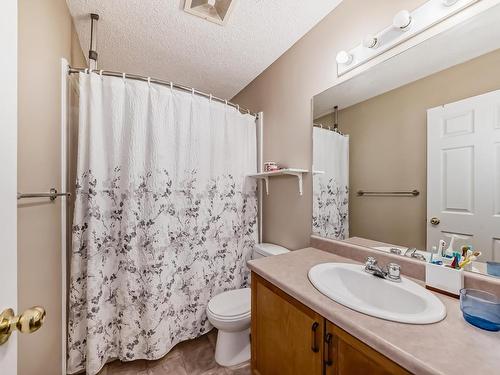 2815 30 Street Nw, Edmonton, AB - Indoor Photo Showing Bathroom