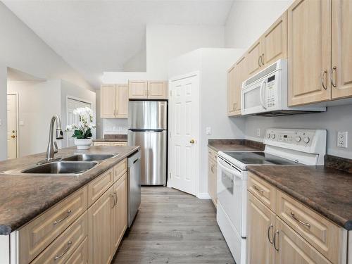 12 4527 55 Avenue, Tofield, AB - Indoor Photo Showing Kitchen With Double Sink