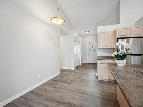 12 4527 55 Avenue, Tofield, AB - Indoor Photo Showing Kitchen