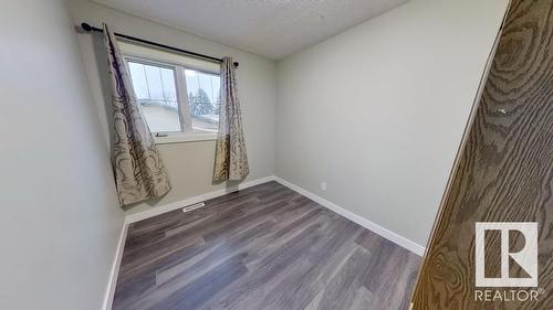 1569 Lakewood W, Edmonton, AB 