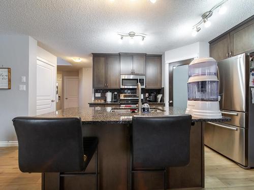 20740 96 Avenue, Edmonton, AB - Indoor Photo Showing Kitchen With Upgraded Kitchen