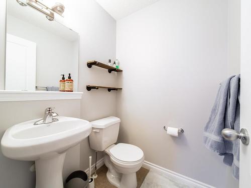 20740 96 Avenue, Edmonton, AB - Indoor Photo Showing Bathroom