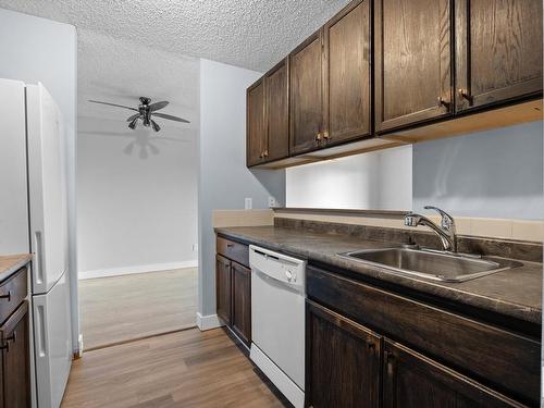 212 600 Kirkness Road, Edmonton, AB - Indoor Photo Showing Kitchen