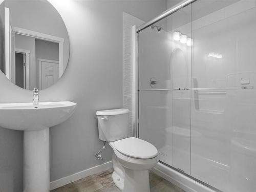 1652 13 Street, Edmonton, AB - Indoor Photo Showing Bathroom