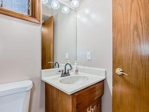 7008 157 Avenue, Edmonton, AB - Indoor Photo Showing Bathroom