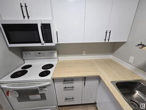 4529 50 Avenue, Cold Lake, AB - Indoor Photo Showing Kitchen