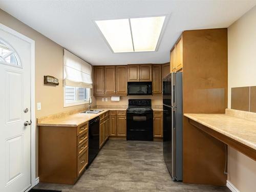 6730 36A Avenue, Edmonton, AB - Indoor Photo Showing Kitchen