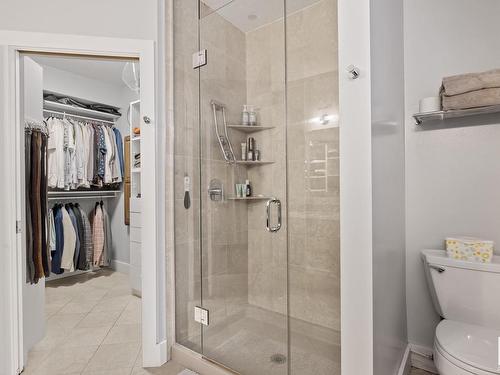 9441 101 Street, Edmonton, AB - Indoor Photo Showing Bathroom