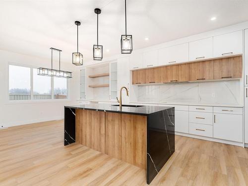 76 Edgefield Way, St. Albert, AB - Indoor Photo Showing Kitchen With Upgraded Kitchen