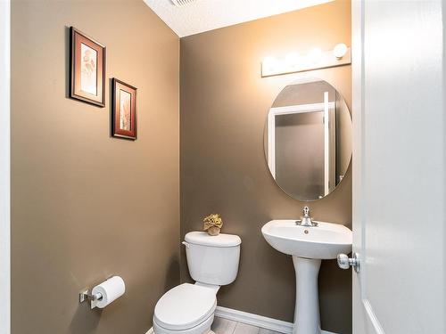 837 Barnes Link Link, Edmonton, AB - Indoor Photo Showing Bathroom