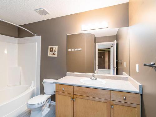 837 Barnes Link Link, Edmonton, AB - Indoor Photo Showing Bathroom