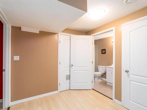 837 Barnes Link Link, Edmonton, AB - Indoor Photo Showing Other Room