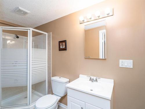 837 Barnes Link Link, Edmonton, AB - Indoor Photo Showing Bathroom