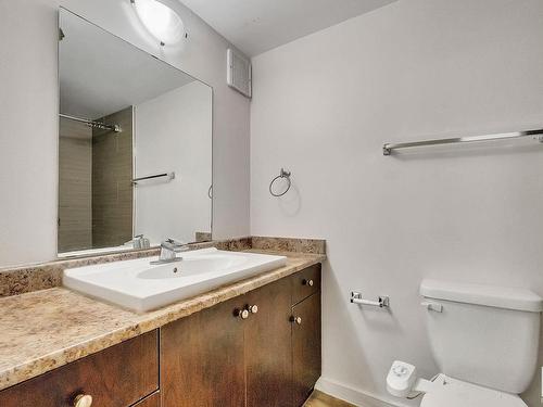 212 2624 Mill Woods Road E, Edmonton, AB - Indoor Photo Showing Bathroom