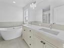 3121 Erlanger Way, Edmonton, AB  - Indoor Photo Showing Bathroom 