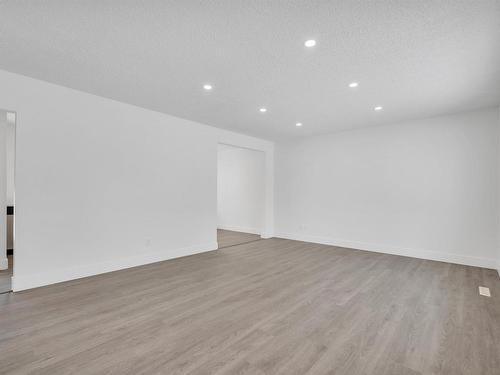 14216 58 Street, Edmonton, AB - Indoor Photo Showing Other Room