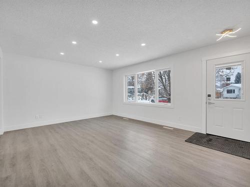 14216 58 Street, Edmonton, AB - Indoor Photo Showing Other Room