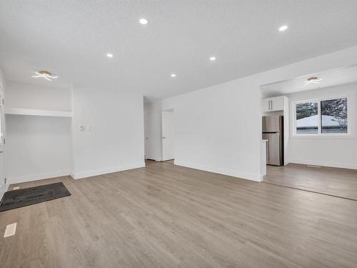 14216 58 Street, Edmonton, AB - Indoor