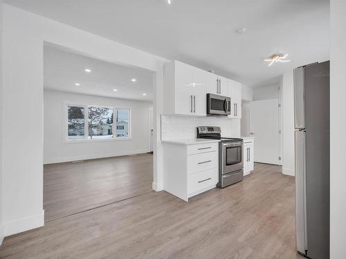 14216 58 Street, Edmonton, AB - Indoor Photo Showing Kitchen