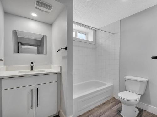 14216 58 Street, Edmonton, AB - Indoor Photo Showing Bathroom