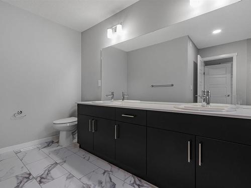 1403 13 Avenue, Edmonton, AB - Indoor Photo Showing Bathroom