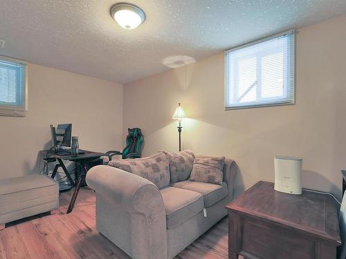 11419 87 Street, Edmonton, AB - Indoor Photo Showing Living Room