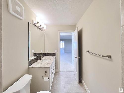 16607 18 Avenue, Edmonton, AB - Indoor Photo Showing Bathroom