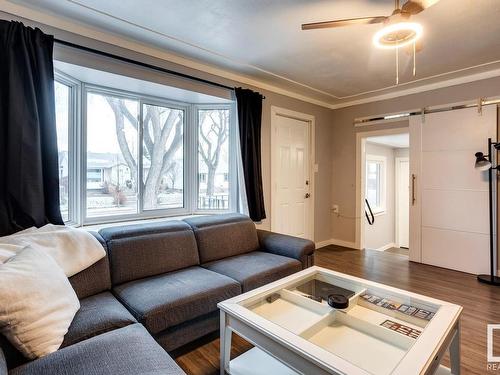 3619 111 Avenue, Edmonton, AB - Indoor Photo Showing Living Room