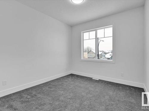 1109 Gyrfalcon Crescent, Edmonton, AB - Indoor Photo Showing Other Room