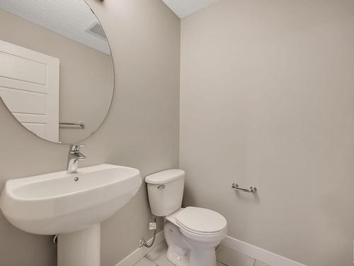 26 1005 Graydon Hill Boulevard, Edmonton, AB - Indoor Photo Showing Bathroom