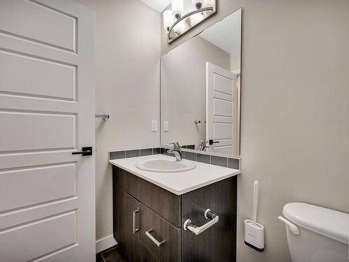 26 1005 Graydon Hill Boulevard, Edmonton, AB - Indoor Photo Showing Bathroom