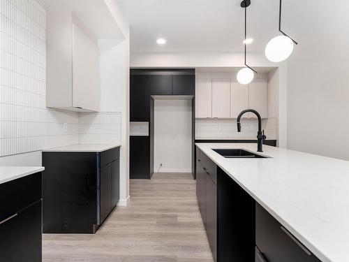 7333 Klapstein Crescent, Edmonton, AB - Indoor Photo Showing Kitchen