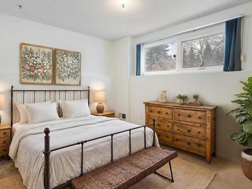 188 Marion Drive, Sherwood Park, AB - Indoor Photo Showing Bedroom